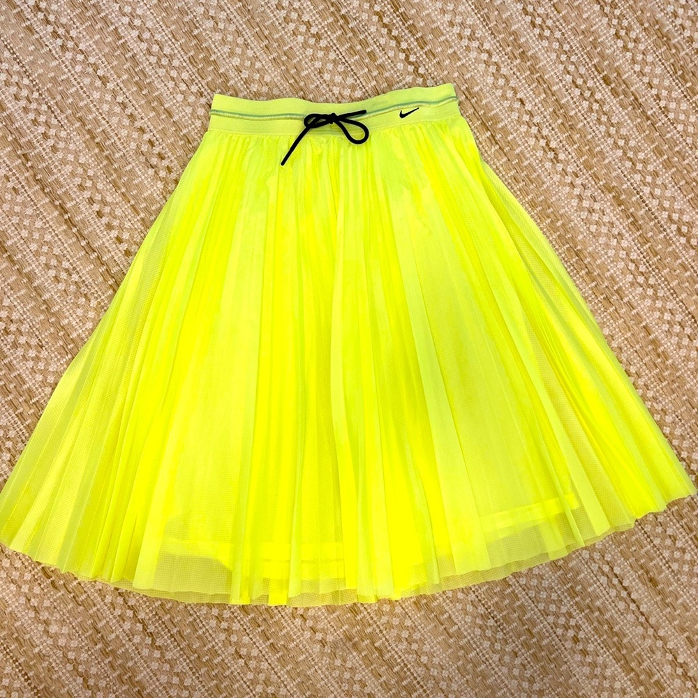 🎾NIKE NEON SWING SKIRT🎾